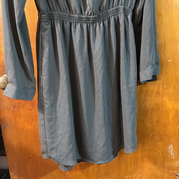 Green dress - Picture 4 of 5